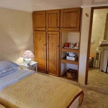 Domus Salviae Bed & Breakfast Dieulefit
